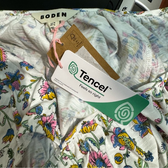 NWT Boden Bohemian Blouse Tee Floral White Size 14 - Picture 4 of 5